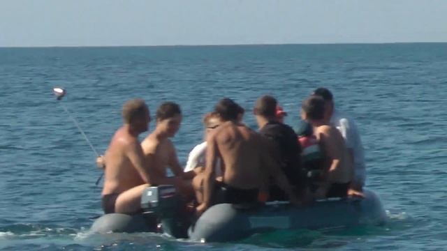 Топим Флагман 300, Сколько выдержит маленькая лодочка ? смотреть онлайн