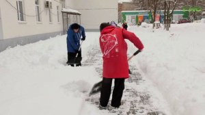 В Самаре очистили пешеходные дорожки, крыльцо, пандусы и аварийные выходы реабилитационного центра