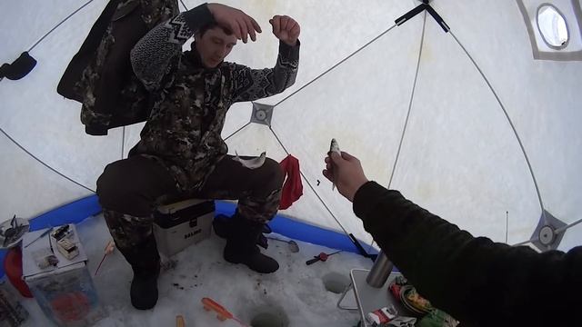 рыбалка на Истре / уха и жареная рыбка 18+ смотреть онлайн