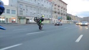 Трюки на мото по Москве
