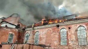 В Курской области горит Льговский сахарный завод