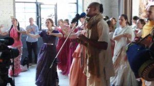 Гаура арати.