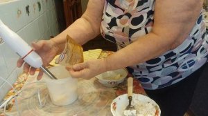 Как испечь пирог/Пирог с творогом/Прослойка