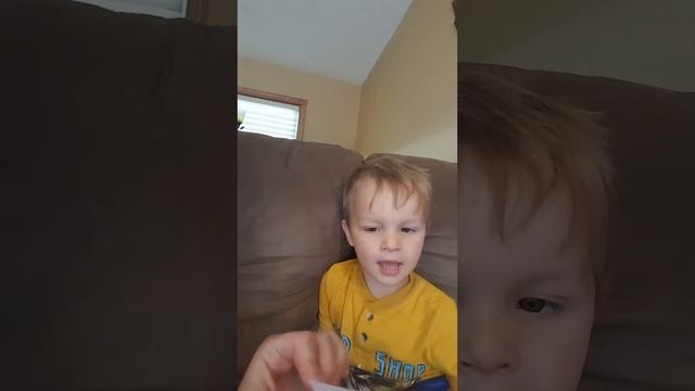 Как быстро научить детей читать. Читаем по слогам. Эйден 3 года смотреть онлайн