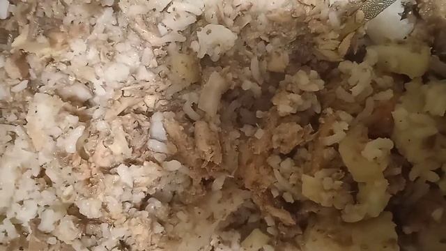 Начинка из рыбных консервов, риса и репчатого лука для пирога! 🥮🥫🧅