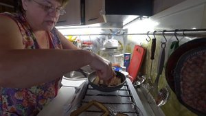 ВЛОГ «С мужем в постели»  / Завтрак вдвоём . «Солнышко» / Сарай-сейл  18 мая 2019 г.