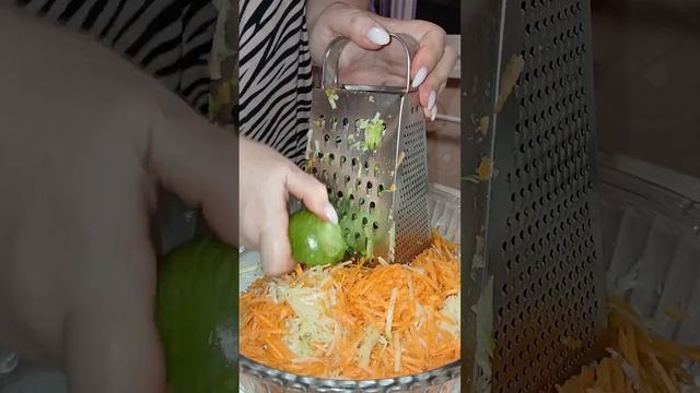 Полезный и вкусный салат с редкой! #салатсредькой #вкусныйсалат #быстрыйрецепт
