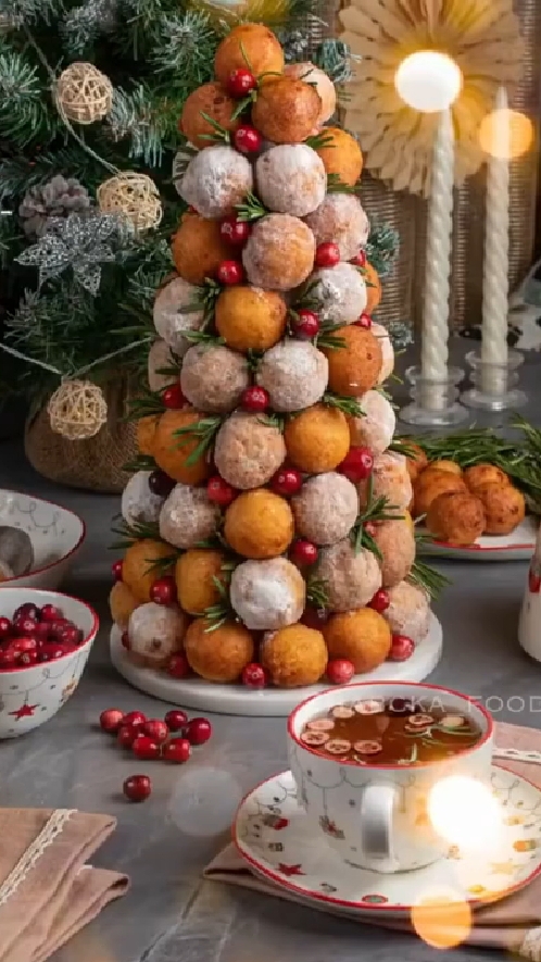 Ёлочка из ТВОРОЖНЫХ пончиков...🎄😋 Рецепт в описании ✍️