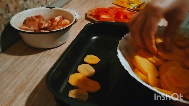 Запечённое мясо с нежнейшей картошечкой, это безумно вкусно!!