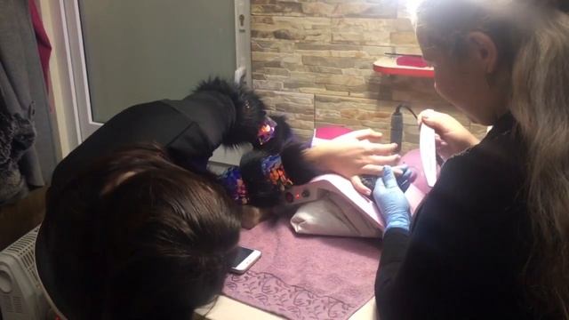 8 способів не дати майстру зробити манікюр смотреть онлайн