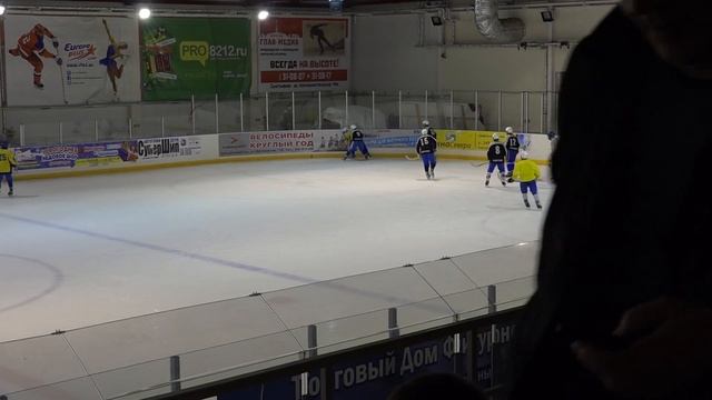 Мини-хоккей с мячом: "Киров" - "Водник". Финал (2 тайм) смотреть онлайн