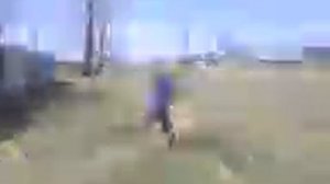 Ребёнок бьёт палкой пацана