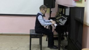 1. П.И. Чайковский «Марш деревянных солдатиков» 2. В. Россин «Песня пастушка», Подгорный Т., 10 лет