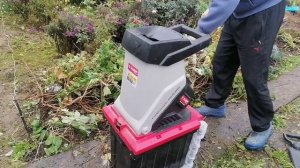 Садовый измельчитель ЗУБР