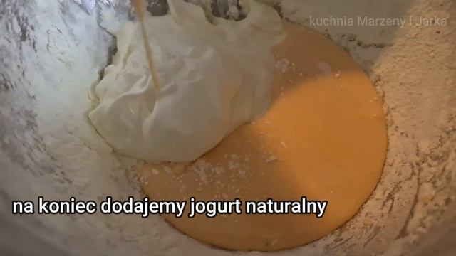 Jogurtowiec z malinami i galaretką, łatwy przepis, "sernik" dietetyczne ciasto