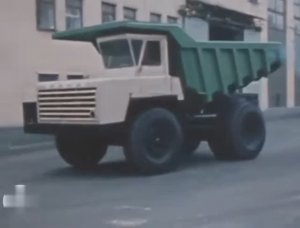 Самый мощный советский грузовик.  СССР 1977год