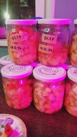 Окончательно разделался с летними кабачками в автоклаве.