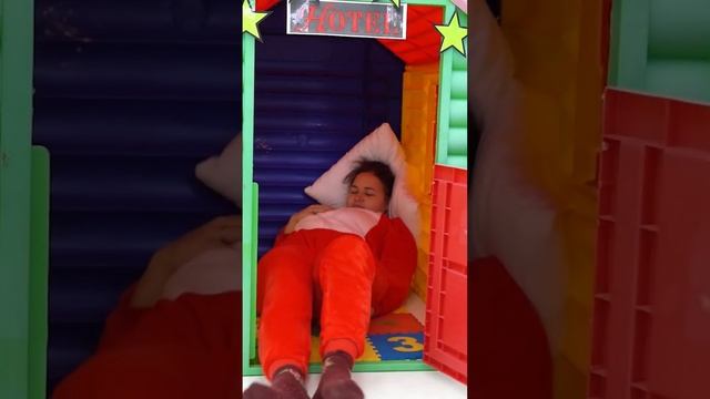 Kid opens 5 star hotel cooks french fries