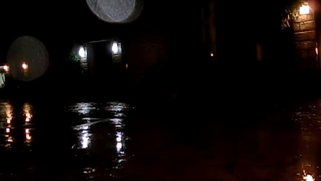 Playing traxxas Mustang VXL in rain. смотреть онлайн