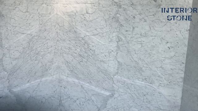 Ванная из белого и зеленого мрамора. Мрамор Бьянко Каррара. Мрамор Верде Гватемала
