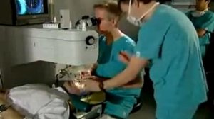 Как делают операцию на глазах с помощью лазера