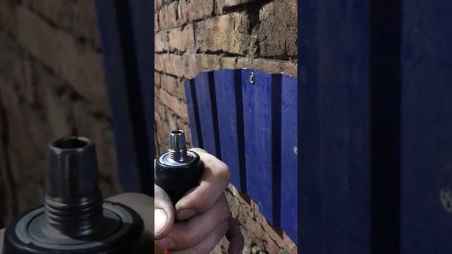 ПИстолет гвоздезабивальный профнастил к стене.