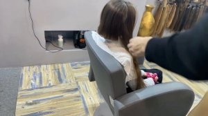 Отрезала длинные  волосы очень коротко.  Купим ваши волосы!