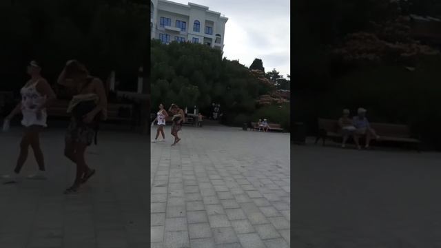 Крым июль 2024 Алушта центральная набережная смотреть онлайн