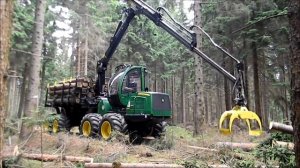 Форвардер John Deere 1210E
