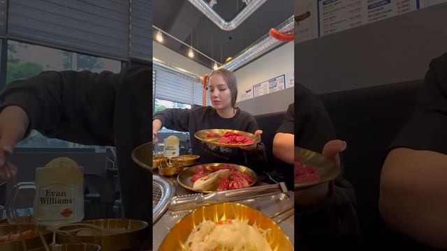 Съела таз сырого мяса #жизньвкорее #еда #катякорея #рецепты #кореявлог