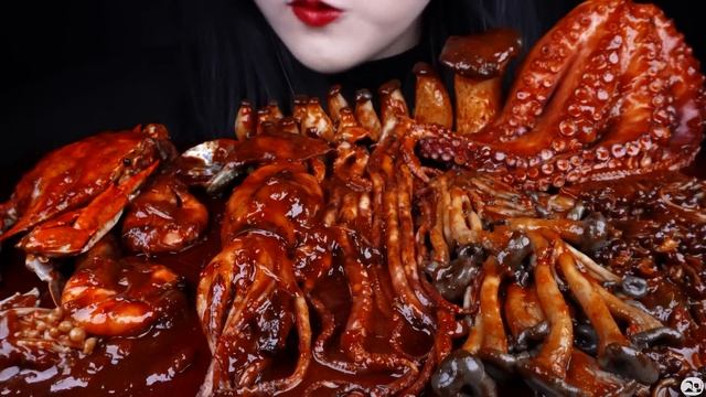 ASMR SPICY SEAFOOD, SPICY ENOKI  MUSHROOM, OYSYER, OCTOPUS, SQUID, CRAB, SHRIMP 해물찜 팽이버섯 먹방 MUKBANG
