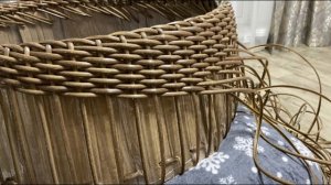 Юбка под ёлку из ротанга и картона.