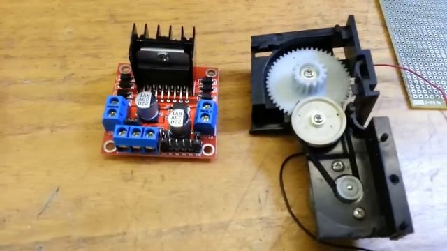 драйвер двигателя L298N смотреть онлайн