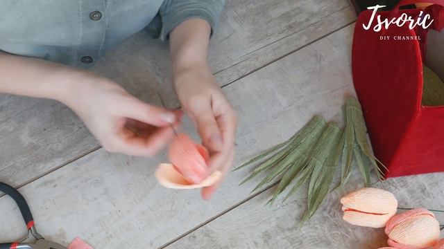 Paper TULIPS / ТЮЛЬПАНЫ из бумаги / Композиция на 8 Марта / DIY TSVORIC смотреть онлайн