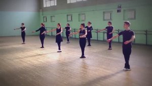 Упражнения_на_середине_зала_урок_классического_танца