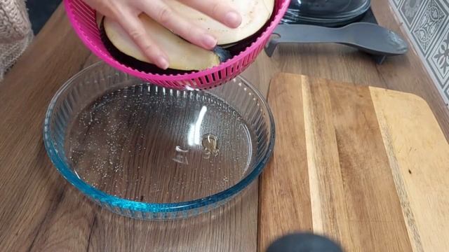 Баклажаны с прослойкой из лука и моркови