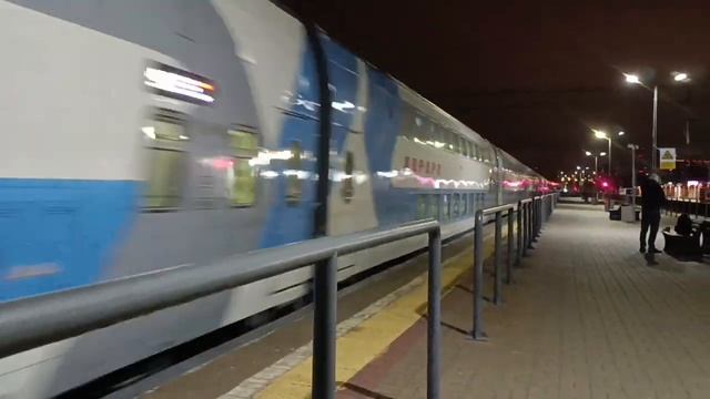 Поезд Аврора (обкатка) и ЭП2К 500 и ЧС6 следует в Санкт-Петербург через станцию Химки 22.11.2024