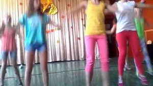 Танец под песню "Встаыай ,с первыми лучам Вставай"
