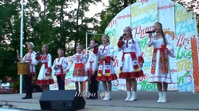 Чувашская песня- "Урам аякки кăвак ҫеҫке"/Вдоль по улице цветы ||чăваш юрри || Chuvash song || смотреть онлайн