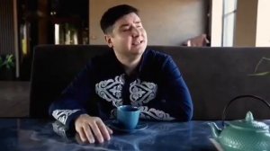 Руслан Кираметдинов җырлый