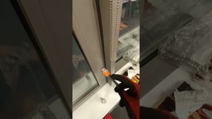 Если ошиблись с замером алюминиевого окна в фасадке и надо сделать примыкание рамы к стойке и ригелю