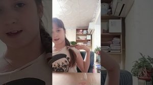 2урок как я научила попугая садится на плечо?