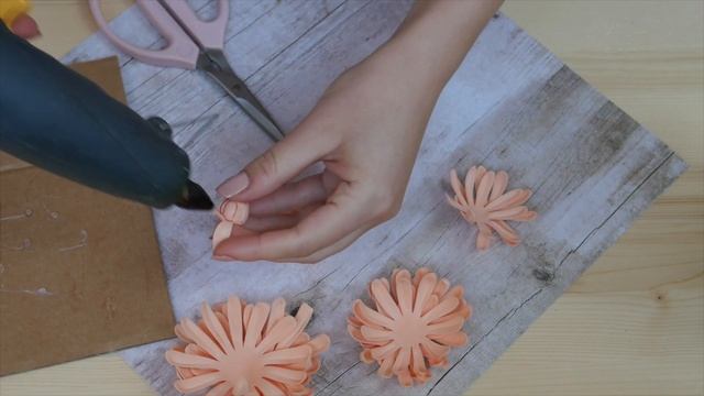 Foamiran flowers, gum with chrysanthemum / Цветы из фоамирана, резинка с хризантемой / DIY TSVORIC