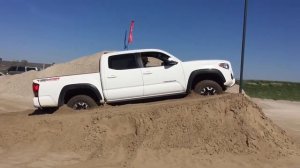 2016 Toyota Tacoma crawl control demonstration (HD)