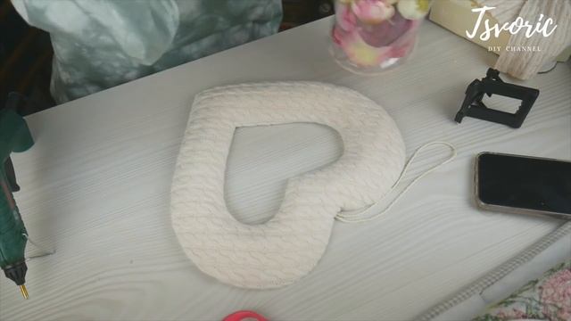 Delicate decor in the shape of a heart / Нежный декор в форме сердца /  DIY TSVORIC