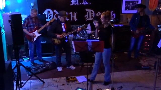 "Посторонним В..." в баре "Один День" 07.10.22 смотреть онлайн