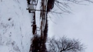 вышел на улицу