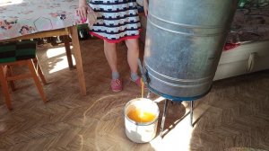 сливаем мёд