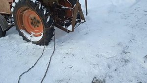 Трактор т 25.Цепи на ведущие колеса.