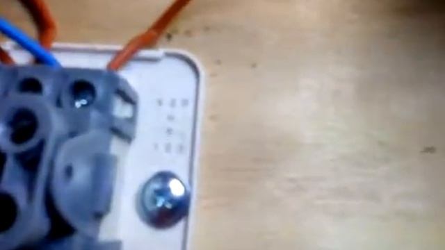 Схема подключения двухклавишных проходных выключателей.mp4 смотреть онлайн